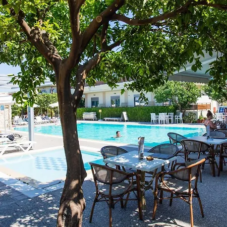 Ilyssion Holidays Apartmán *